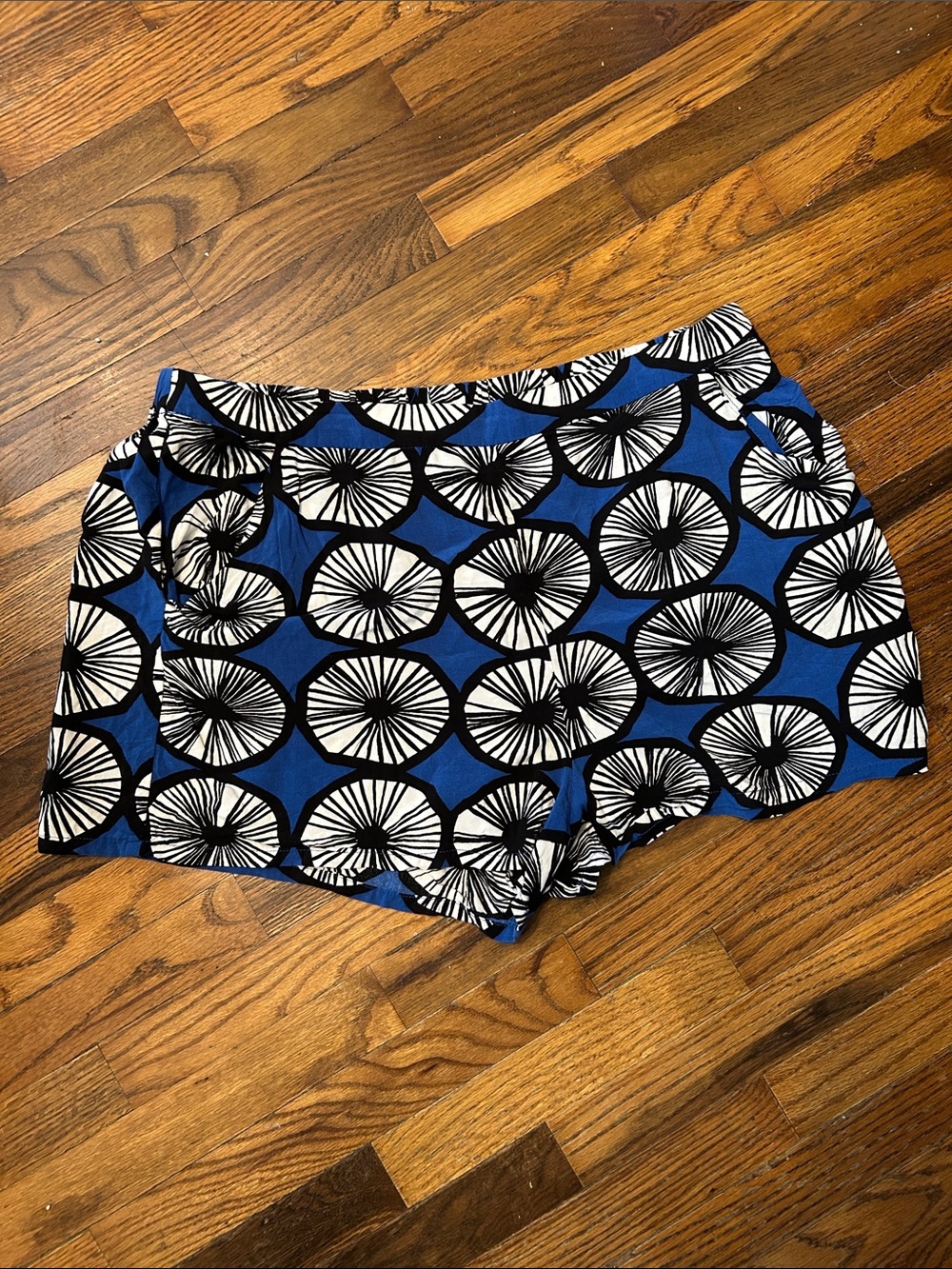 Marimekko  Printed Women’s Shorts in Blue, Black & White sz XL